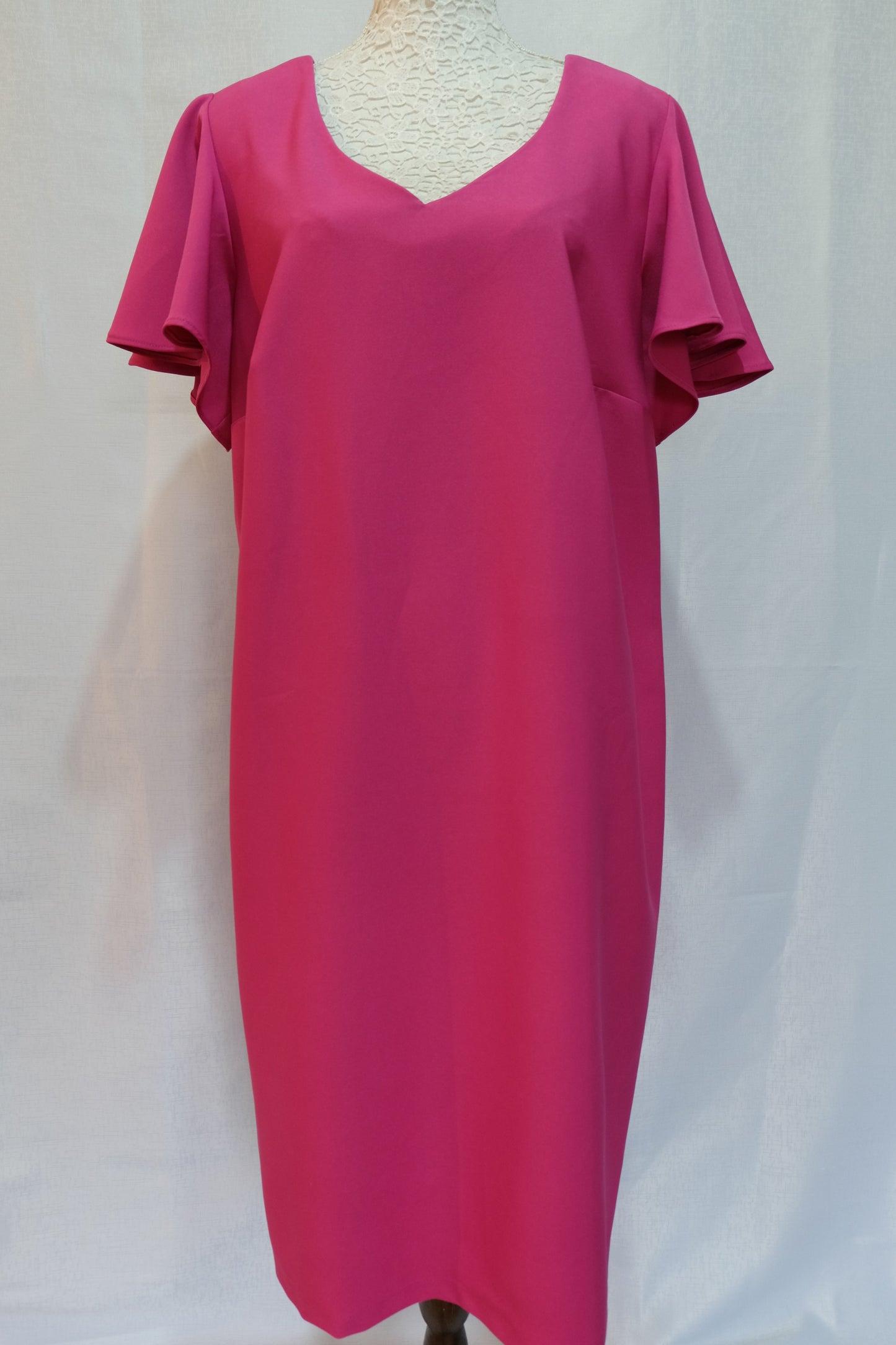 Vestido de mujer curvy fucsia