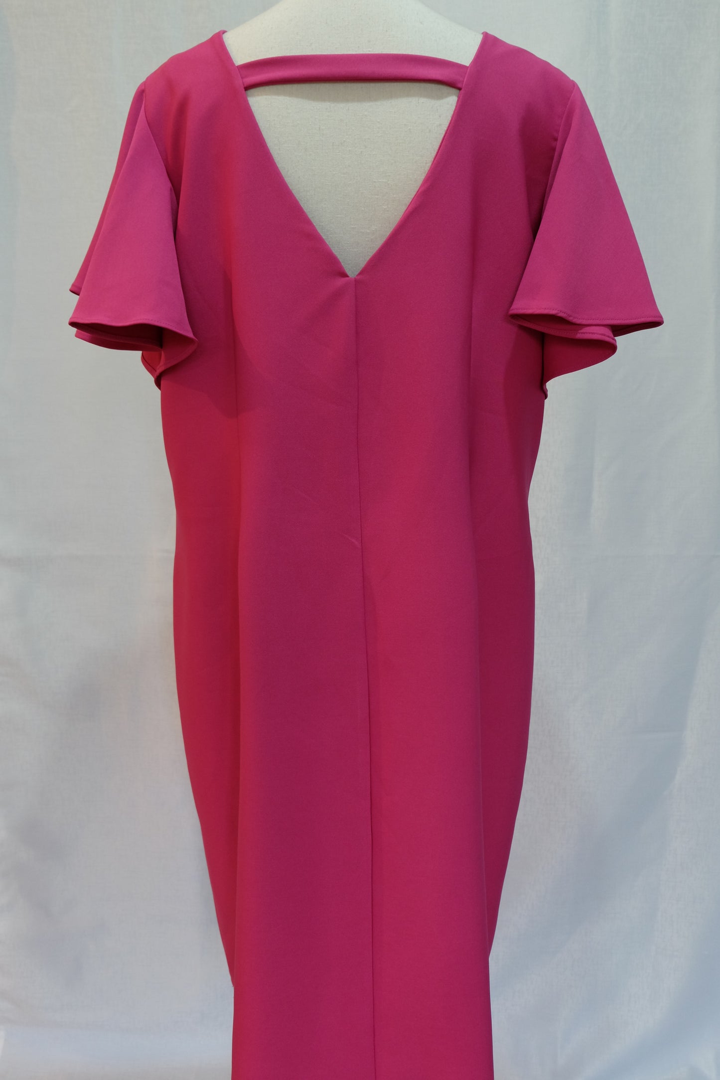 Vestido de mujer curvy fucsia