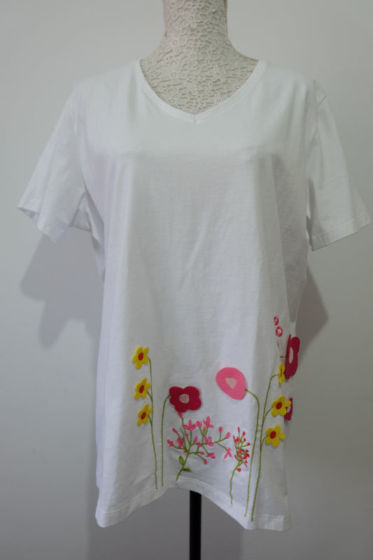 Camiseta blanca flores